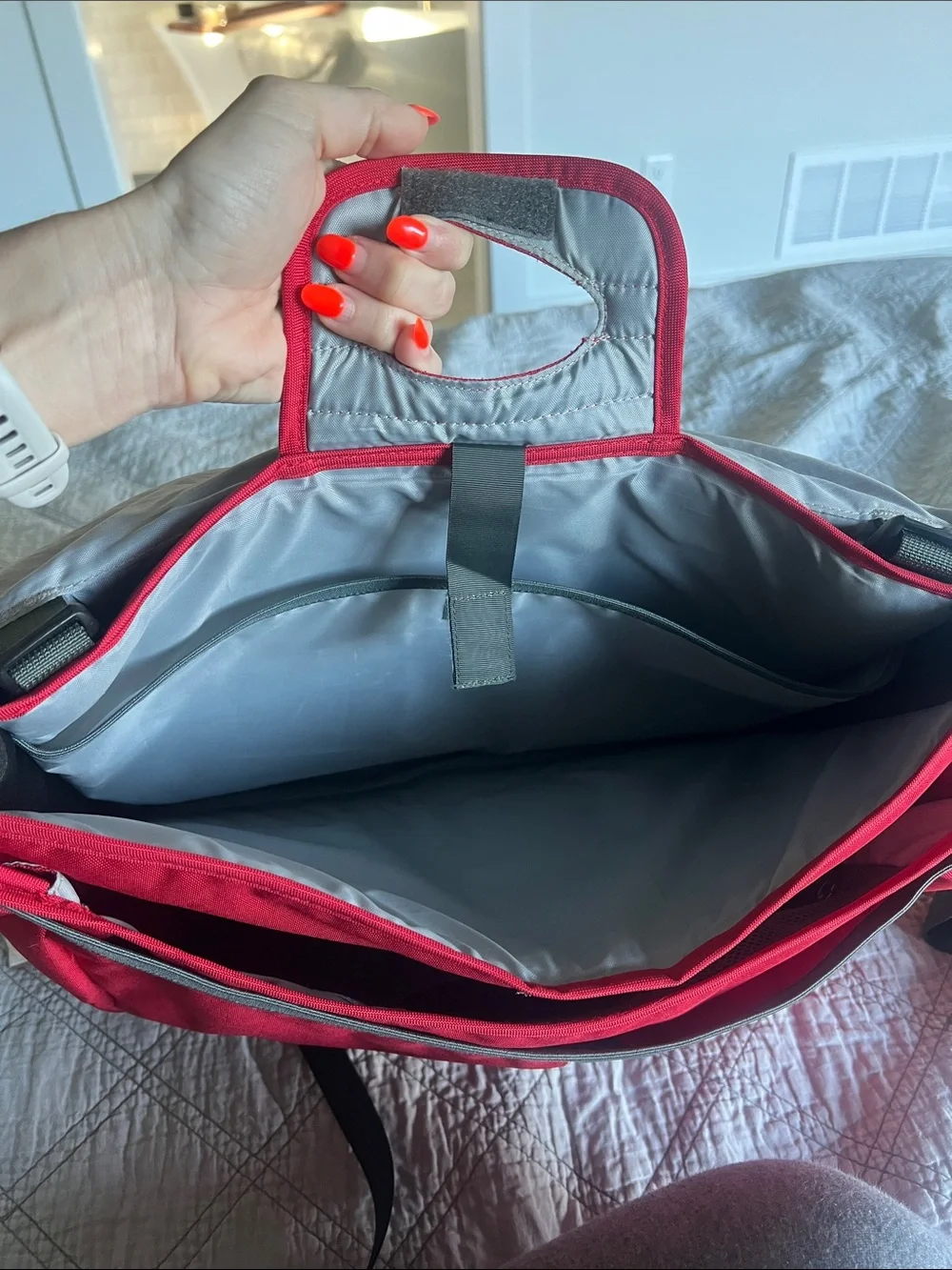 Patagonia Half Mass Messenger Bag Red - Picture 6 of 9